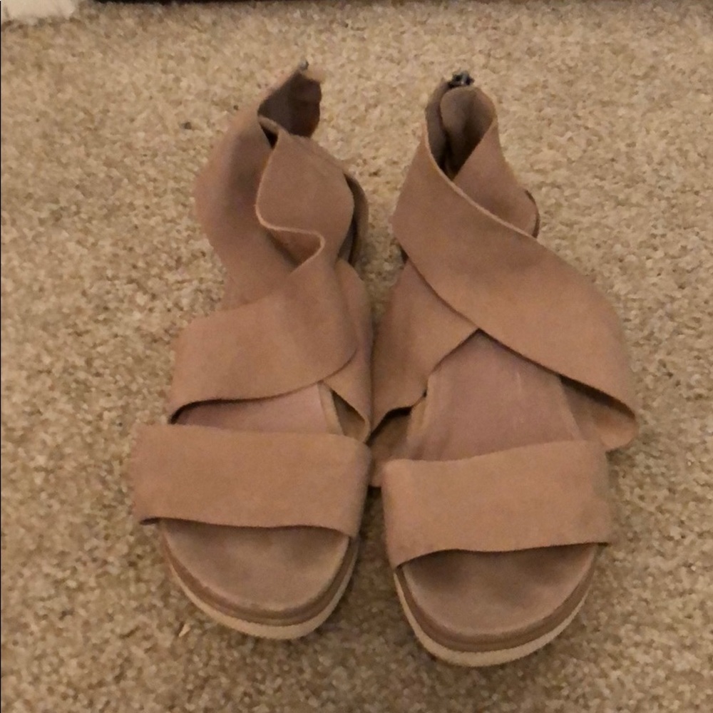 Eileen Fisher sport sandals like new